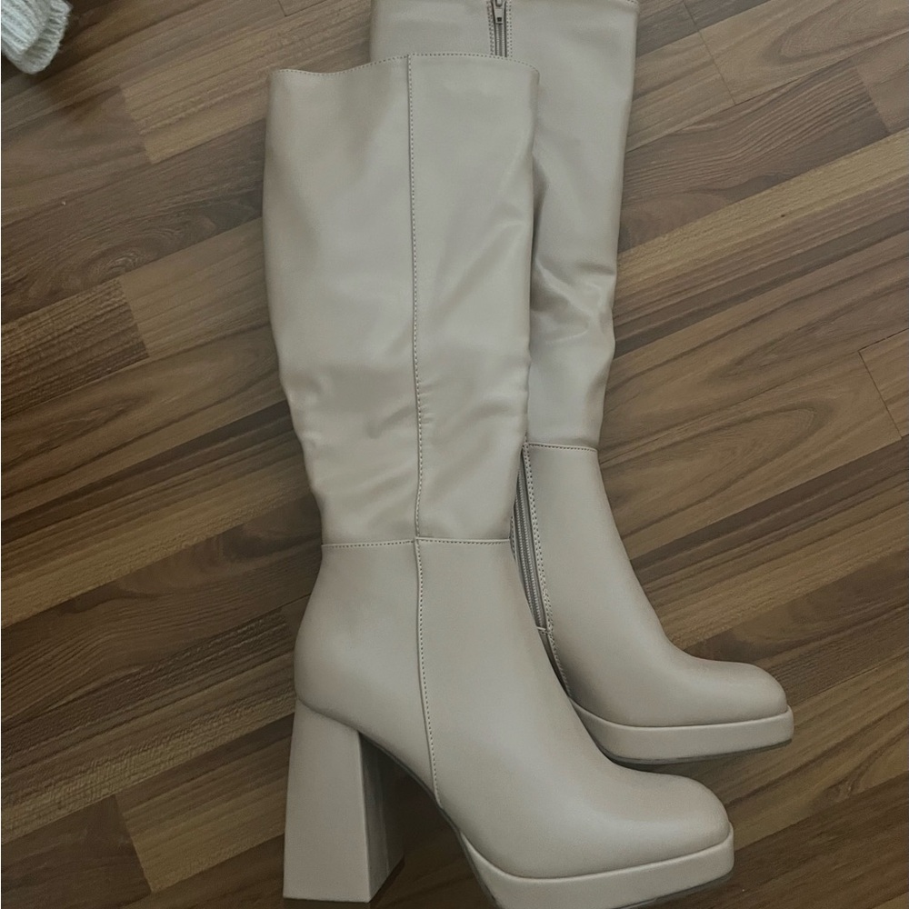 Women's Knee-High Platform Heeled Boots in Light Beige - Picture 2 of 6